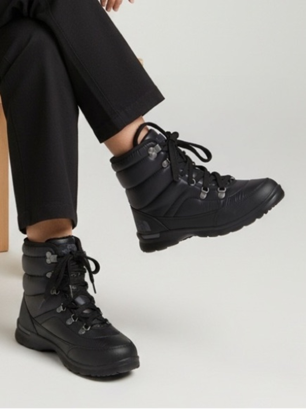 The North Face Thermoball Lace II Woman Puffer Lace Up Ankle Boots Size 8 New